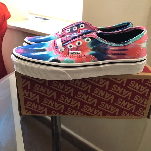 Vans - Picture 6 of 8